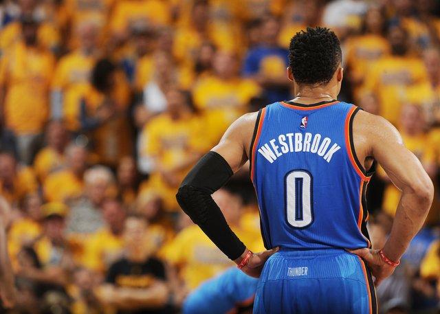  雷霆,霍姆格伦,新秀墙首秀,血帽,詹姆斯,震撼全场